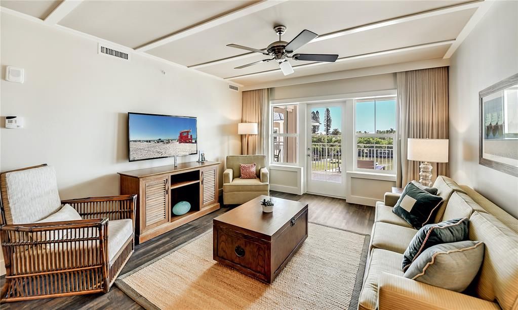 Recently Sold: $750,000 (2 beds, 2 baths, 1050 Square Feet)