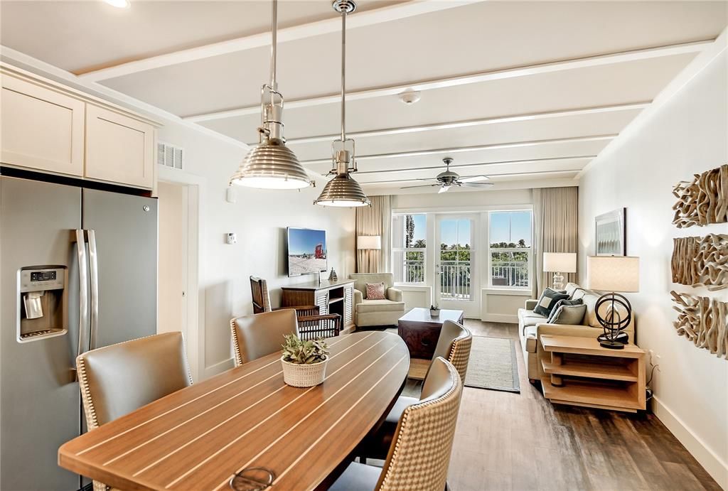 Recently Sold: $750,000 (2 beds, 2 baths, 1050 Square Feet)