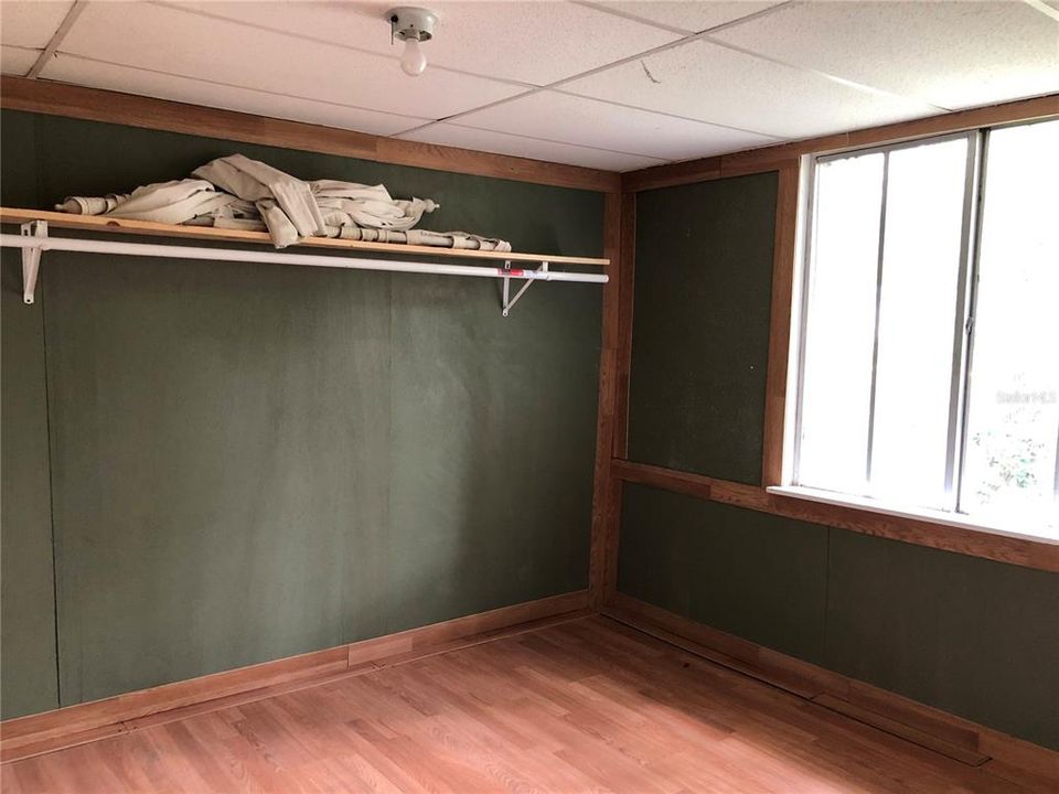 Master closet or potential 3rd bedroom