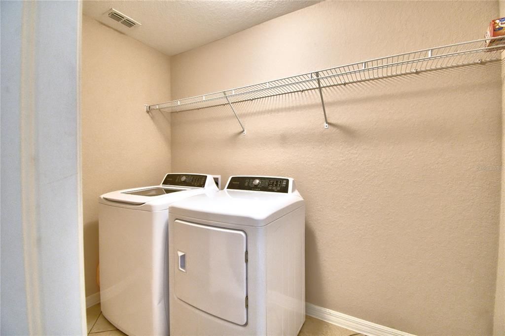 Washer/Dryer included with home!!