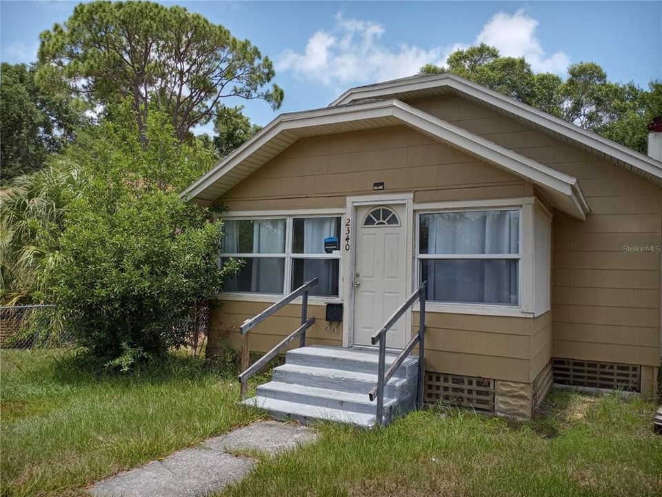 Recently Sold: $150,000 (2 beds, 1 baths, 1038 Square Feet)