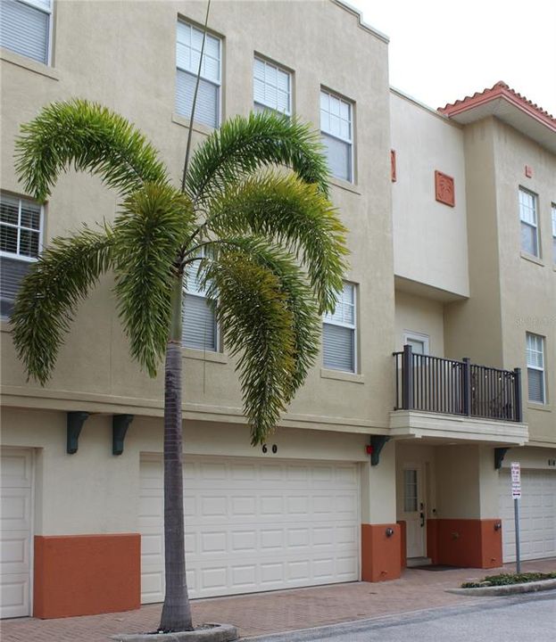 Recently Rented: $2,200 (2 beds, 2 baths, 1635 Square Feet)