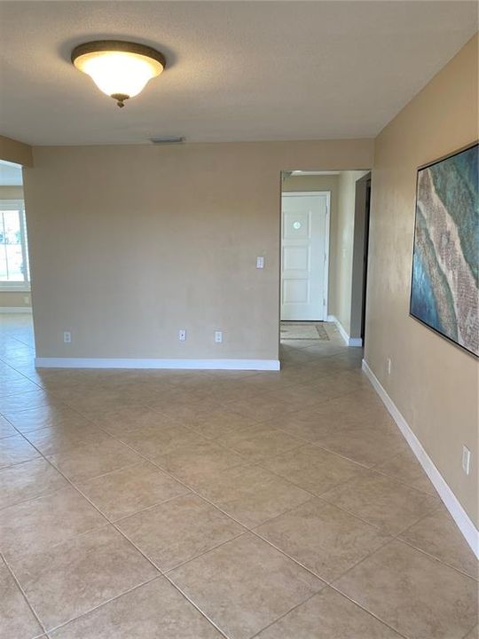Recently Rented: $2,800 (3 beds, 2 baths, 1542 Square Feet)