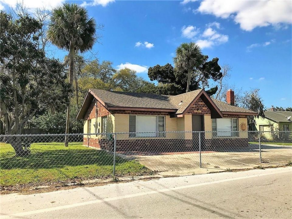 Recently Sold: $175,000 (2 beds, 1 baths, 1018 Square Feet)