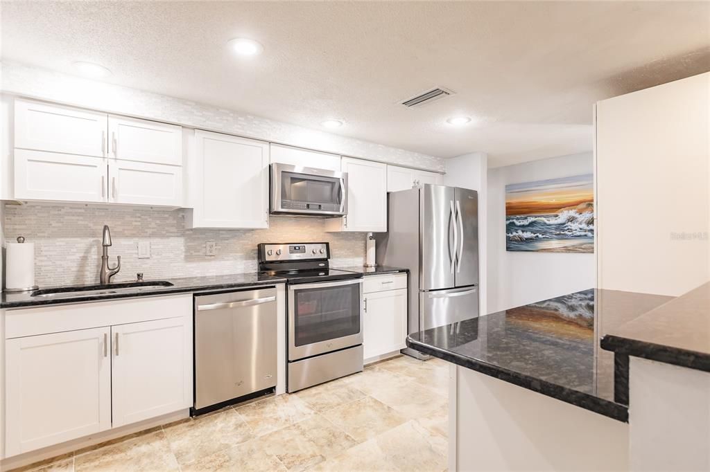 Recently Sold: $215,000 (2 beds, 2 baths, 1173 Square Feet)