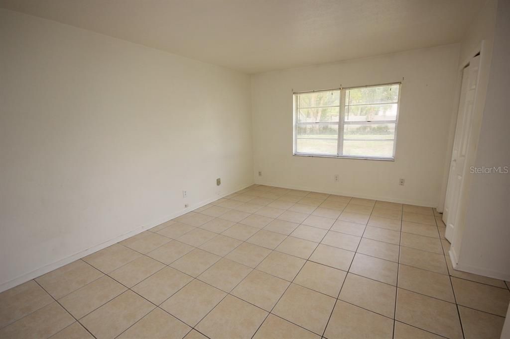 Recently Rented: $950 (1 beds, 1 baths, 693 Square Feet)