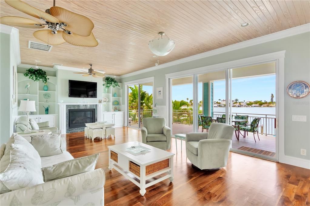 Recently Sold: $2,500,000 (4 beds, 3 baths, 3480 Square Feet)