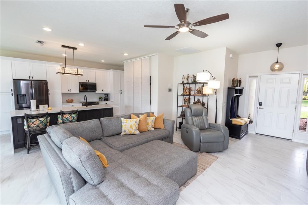Recently Sold: $250,000 (2 beds, 2 baths, 1520 Square Feet)
