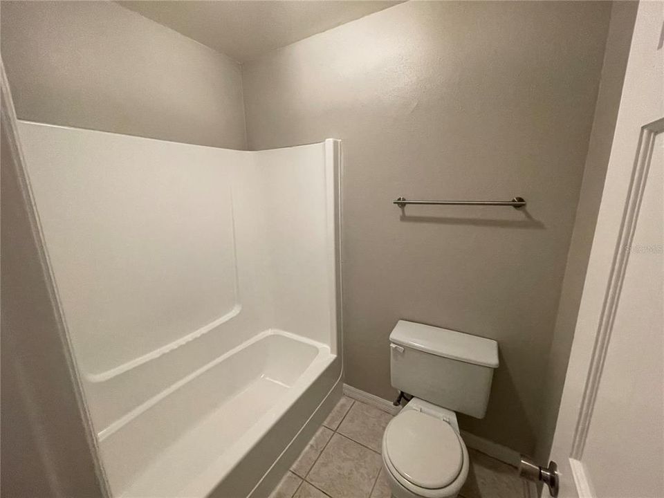 Recently Rented: $995 (0 beds, 1 baths, 600 Square Feet)