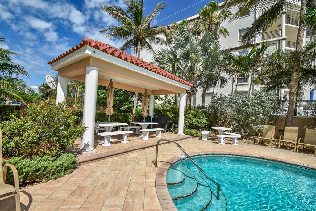 Recently Sold: $1,985,500 (3 beds, 3 baths, 3762 Square Feet)