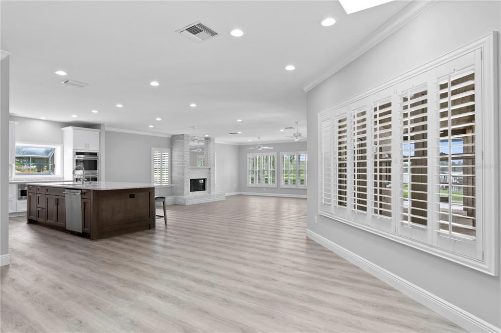 Recently Sold: $1,800,000 (5 beds, 4 baths, 6024 Square Feet)