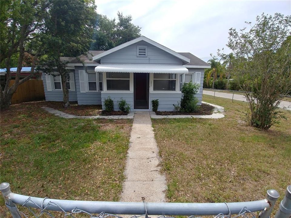 Recently Rented: $1,170 (3 beds, 1 baths, 1057 Square Feet)