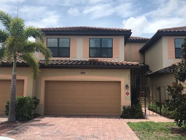 Recently Sold: $310,000 (3 beds, 2 baths, 2187 Square Feet)