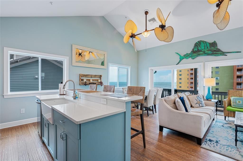 Recently Sold: $1,995,000 (3 beds, 3 baths, 1698 Square Feet)