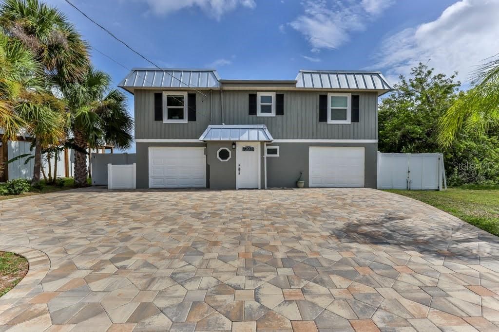 Recently Sold: $597,000 (4 beds, 3 baths, 1776 Square Feet)