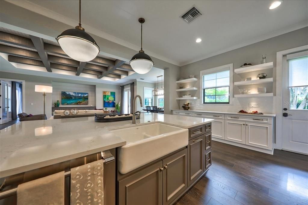 Recently Sold: $1,945,000 (5 beds, 4 baths, 4862 Square Feet)