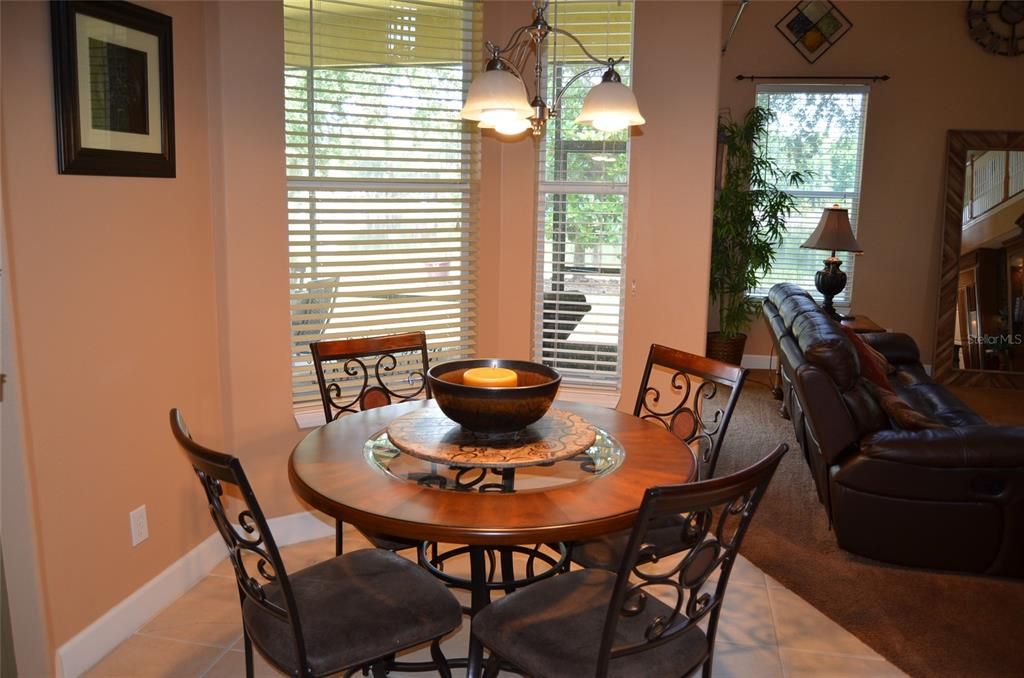 Breakfast nook off of kitchen (dinette).