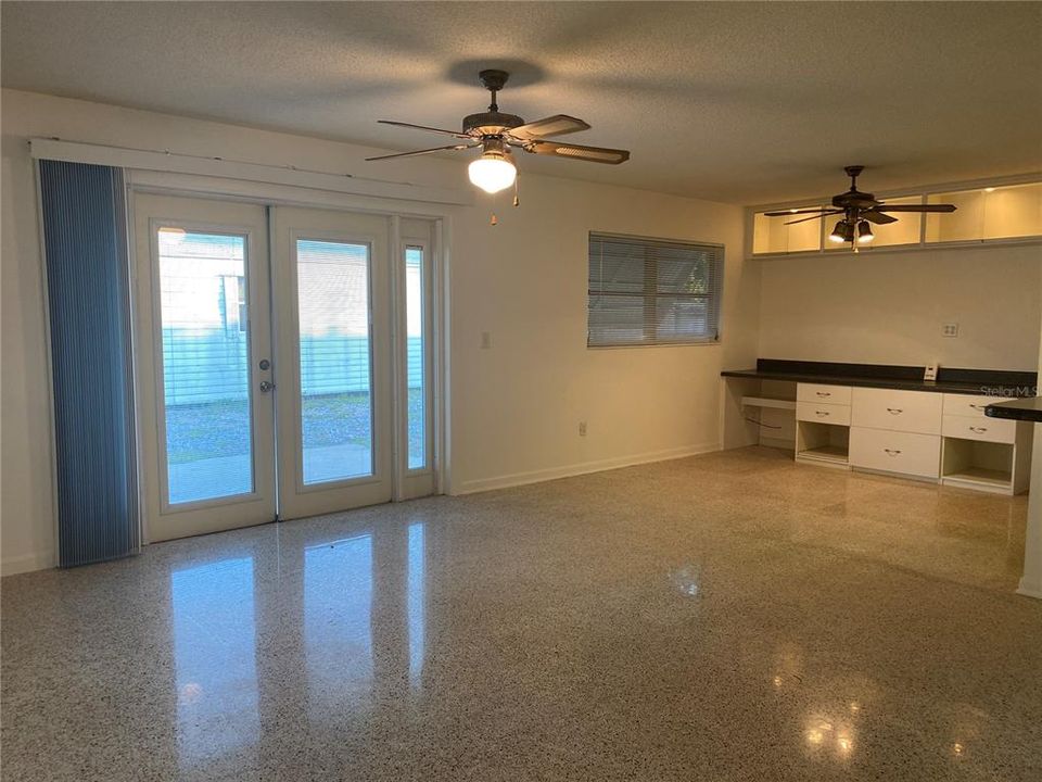 Recently Rented: $1,500 (3 beds, 2 baths, 1216 Square Feet)