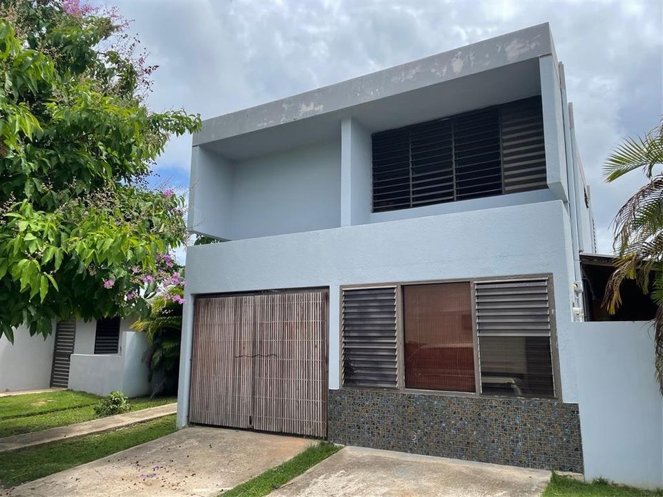 Vendido Recientemente: $219,000 (4 camas, 2 baños, 1847 Pies cuadrados)