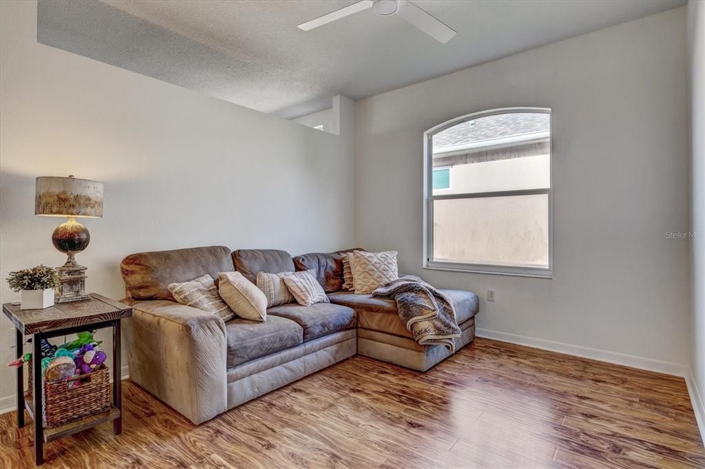 Recently Sold: $415,000 (3 beds, 2 baths, 1823 Square Feet)