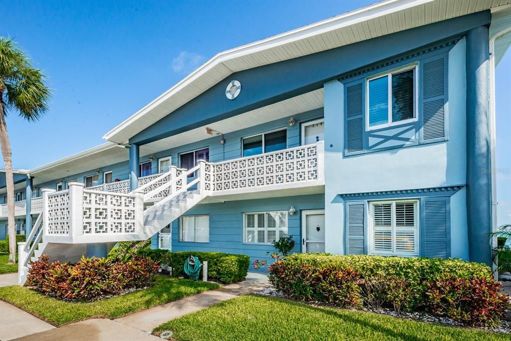 Recently Sold: $389,000 (2 beds, 2 baths, 1025 Square Feet)