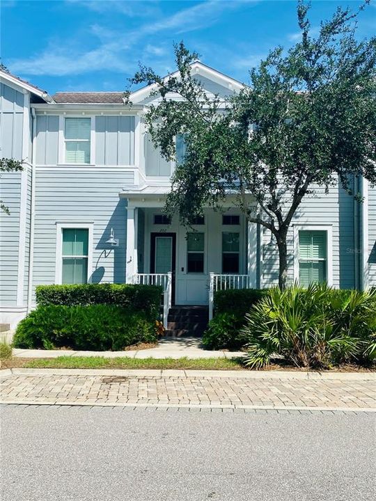 Recently Sold: $899,000 (3 beds, 3 baths, 2760 Square Feet)