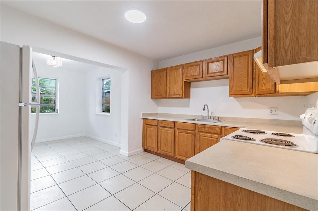 Recently Sold: $250,000 (2 beds, 1 baths, 1081 Square Feet)