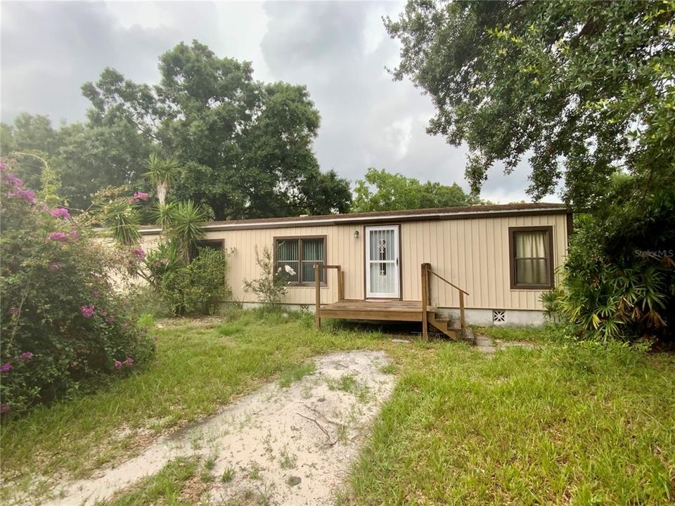Recently Sold: $95,000 (3 beds, 2 baths, 1512 Square Feet)