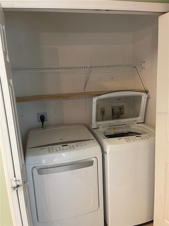Laundry room (washer and dryer stay)