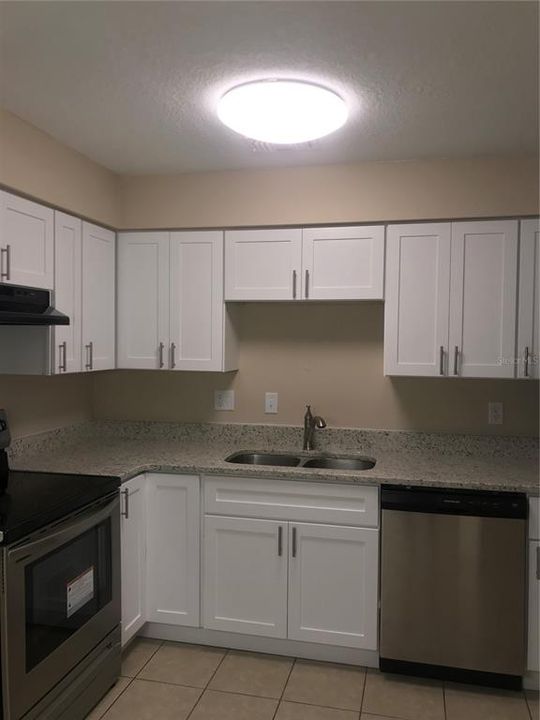 Recently Rented: $1,095 (2 beds, 1 baths, 1815 Square Feet)