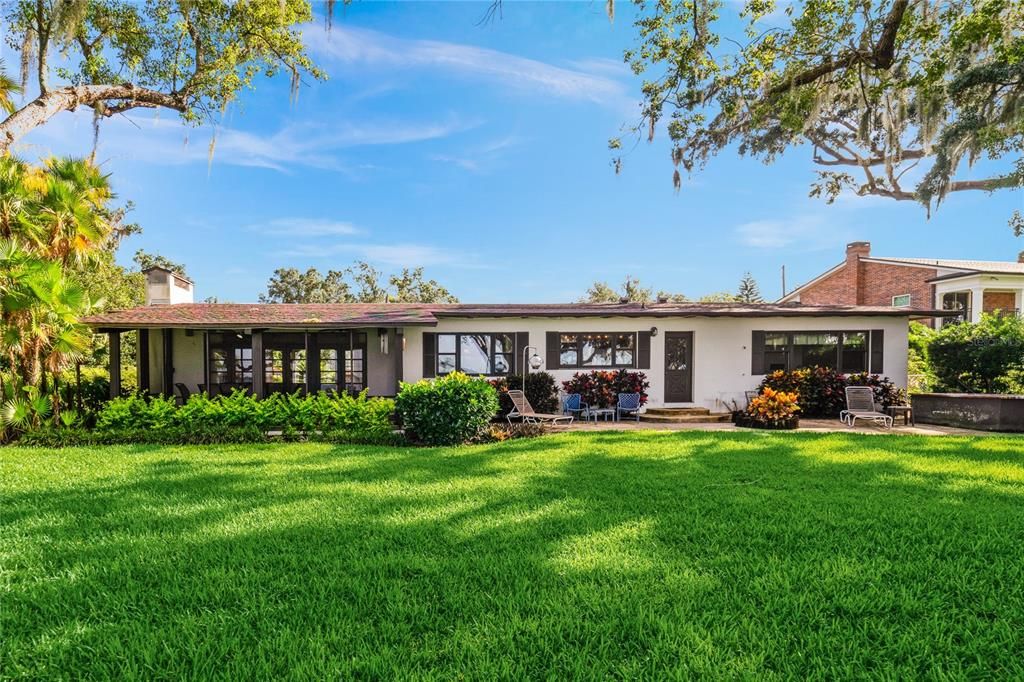 Recently Sold: $1,750,000 (3 beds, 2 baths, 2652 Square Feet)