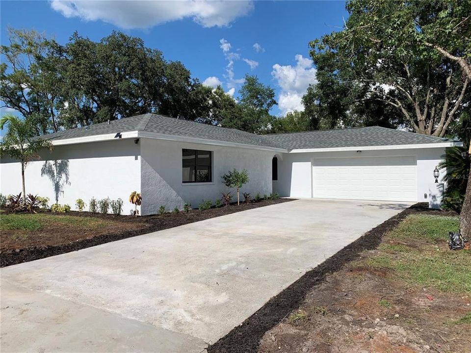 Recently Sold: $375,000 (4 beds, 2 baths, 2200 Square Feet)