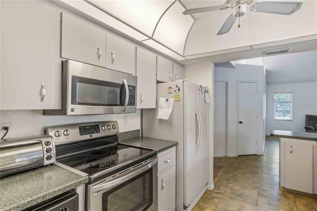 Recently Sold: $275,000 (3 beds, 2 baths, 1794 Square Feet)