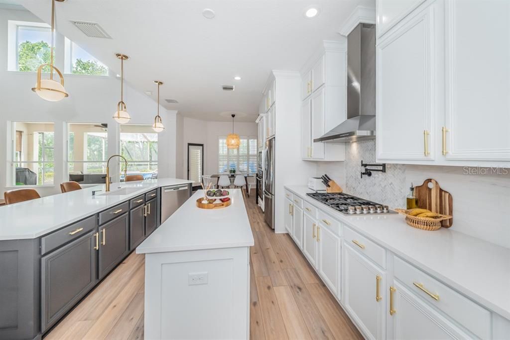 Recently Sold: $930,000 (4 beds, 3 baths, 3709 Square Feet)