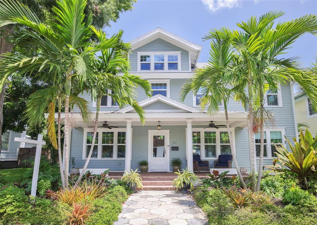 Recently Sold: $1,650,000 (5 beds, 5 baths, 3949 Square Feet)