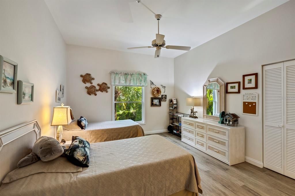 Recently Sold: $4,800,000 (3 beds, 2 baths, 3073 Square Feet)
