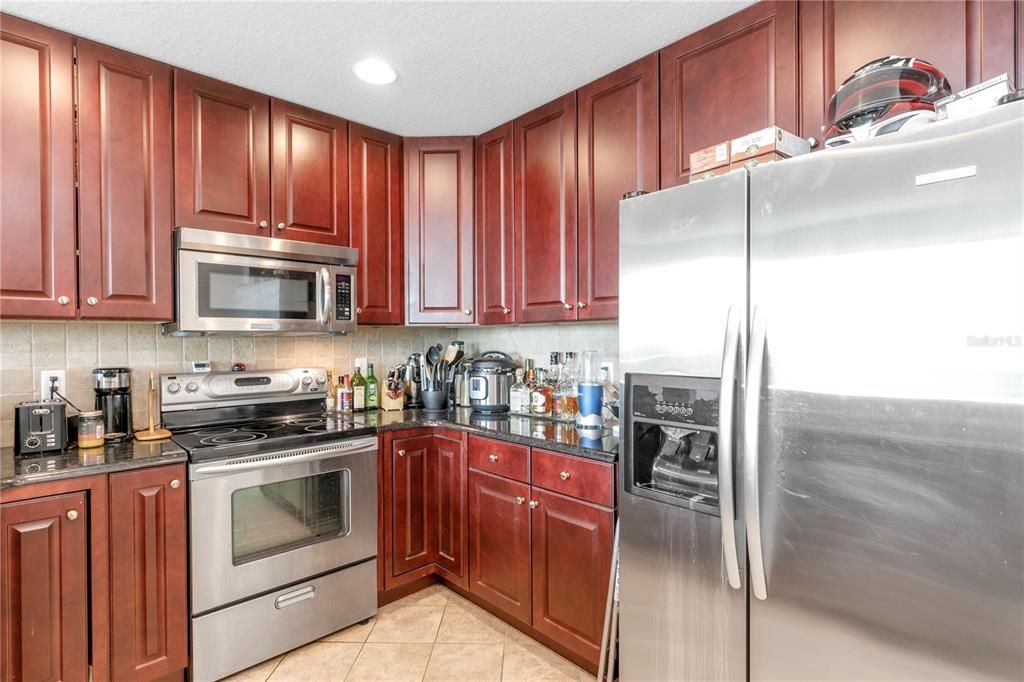Recently Sold: $344,900 (2 beds, 2 baths, 1255 Square Feet)