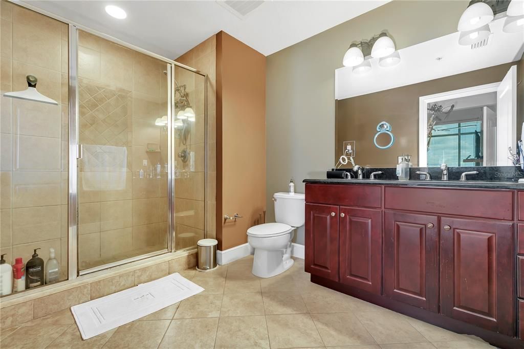 最近售出: $344,900 (2 贝兹, 2 浴室, 1255 平方英尺)