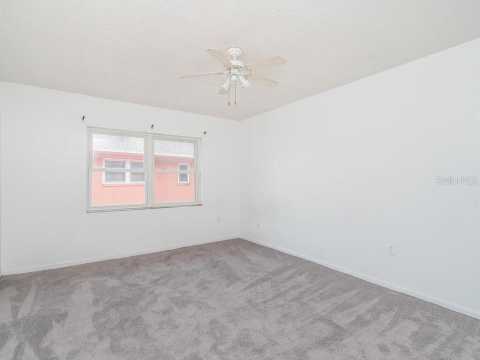 Recently Sold: $69,000 (1 beds, 1 baths, 656 Square Feet)