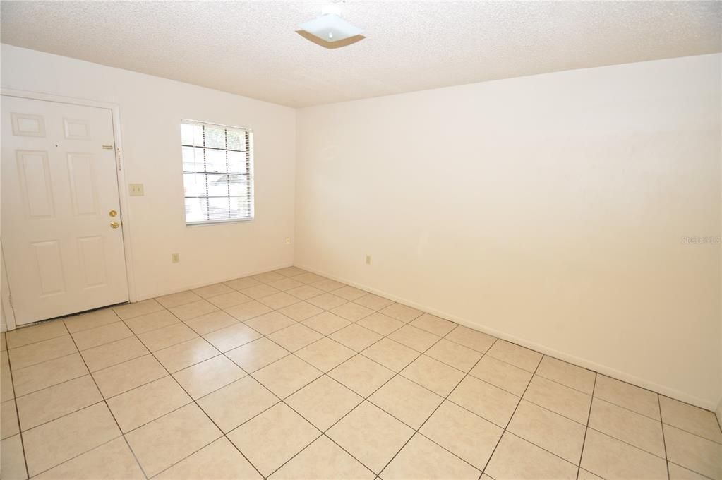 Recently Rented: $795 (1 beds, 1 baths, 580 Square Feet)