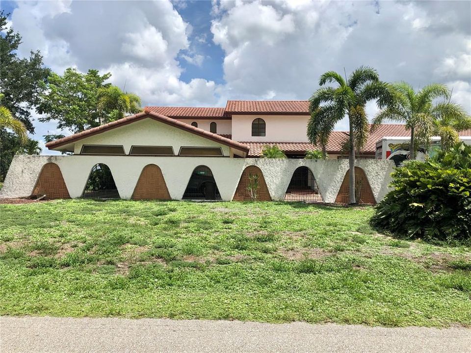 Recently Sold: $1,850,000 (4 beds, 3 baths, 3160 Square Feet)