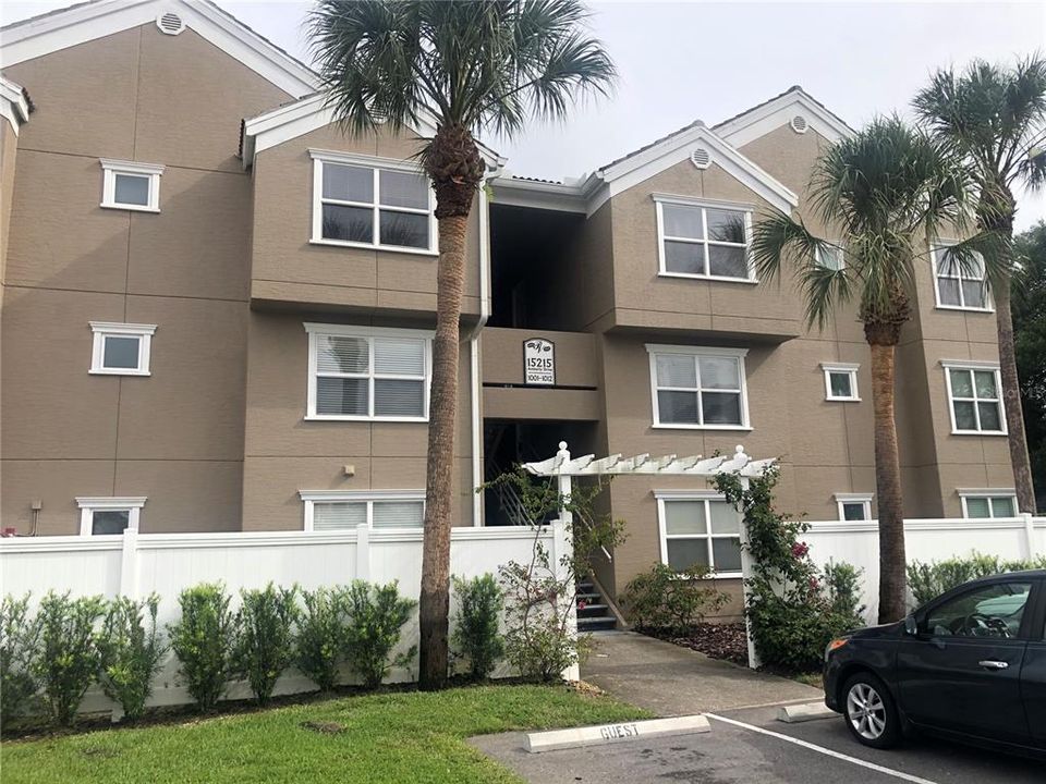 Recently Sold: $119,900 (2 beds, 2 baths, 915 Square Feet)