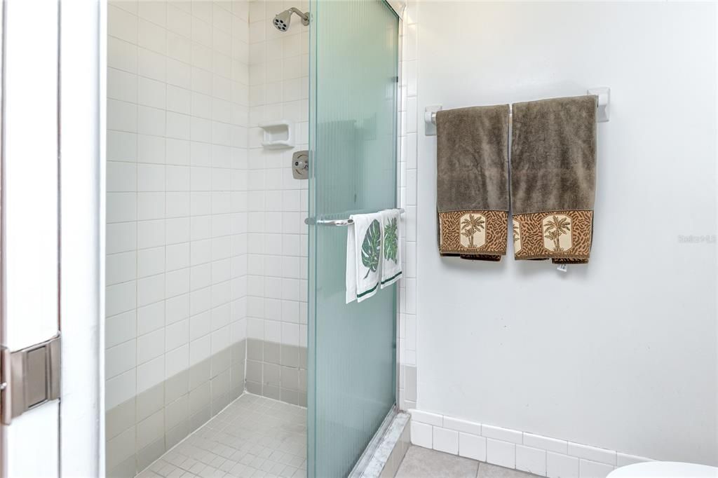 最近售出: $154,500 (2 贝兹, 2 浴室, 1094 平方英尺)