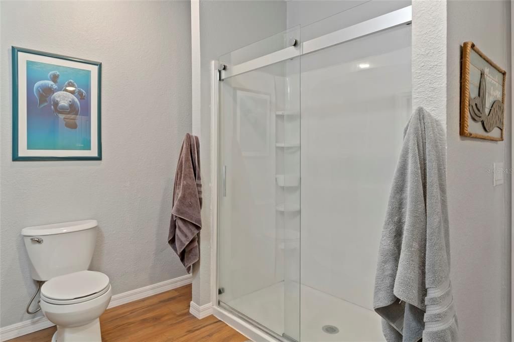 最近售出: $279,900 (3 贝兹, 2 浴室, 1800 平方英尺)