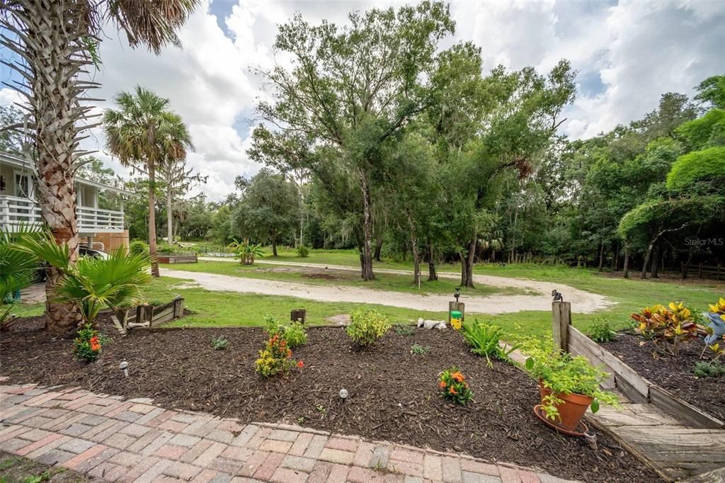 Recently Sold: $425,000 (3 beds, 3 baths, 1824 Square Feet)