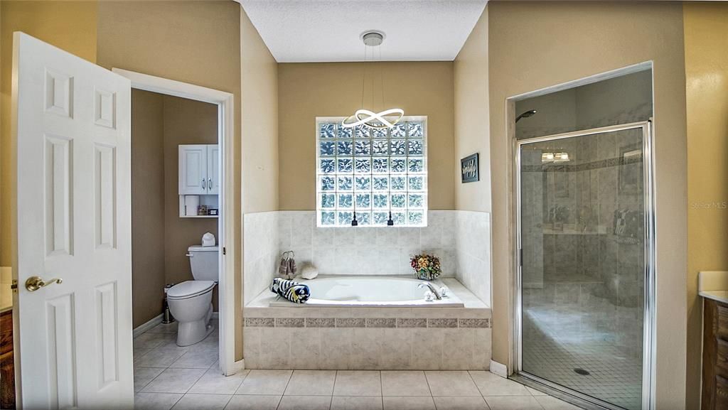 最近售出: $825,000 (5 贝兹, 3 浴室, 4127 平方英尺)