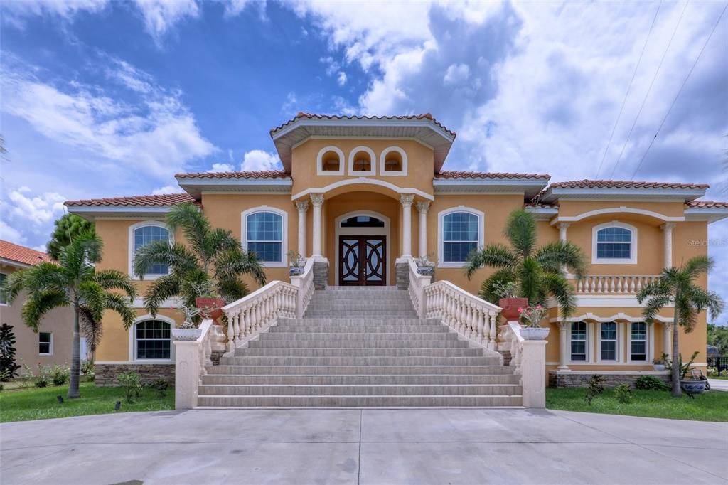 Recently Sold: $1,020,000 (6 beds, 5 baths, 3080 Square Feet)