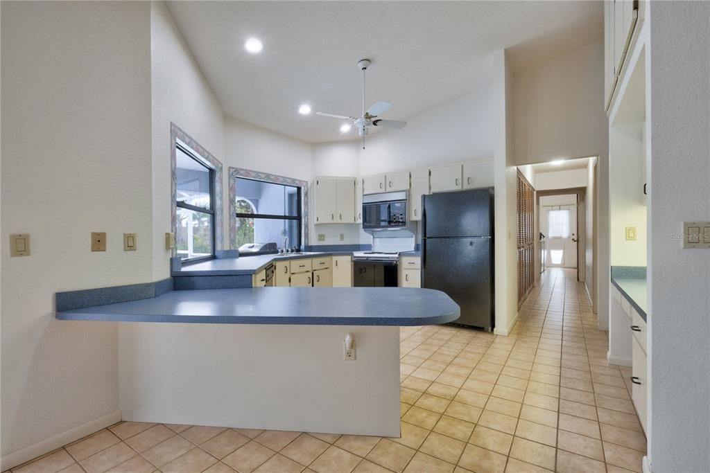 Recently Sold: $325,000 (2 beds, 2 baths, 2107 Square Feet)