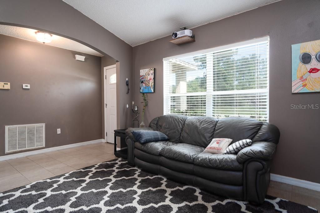 Front living area towards front entrance