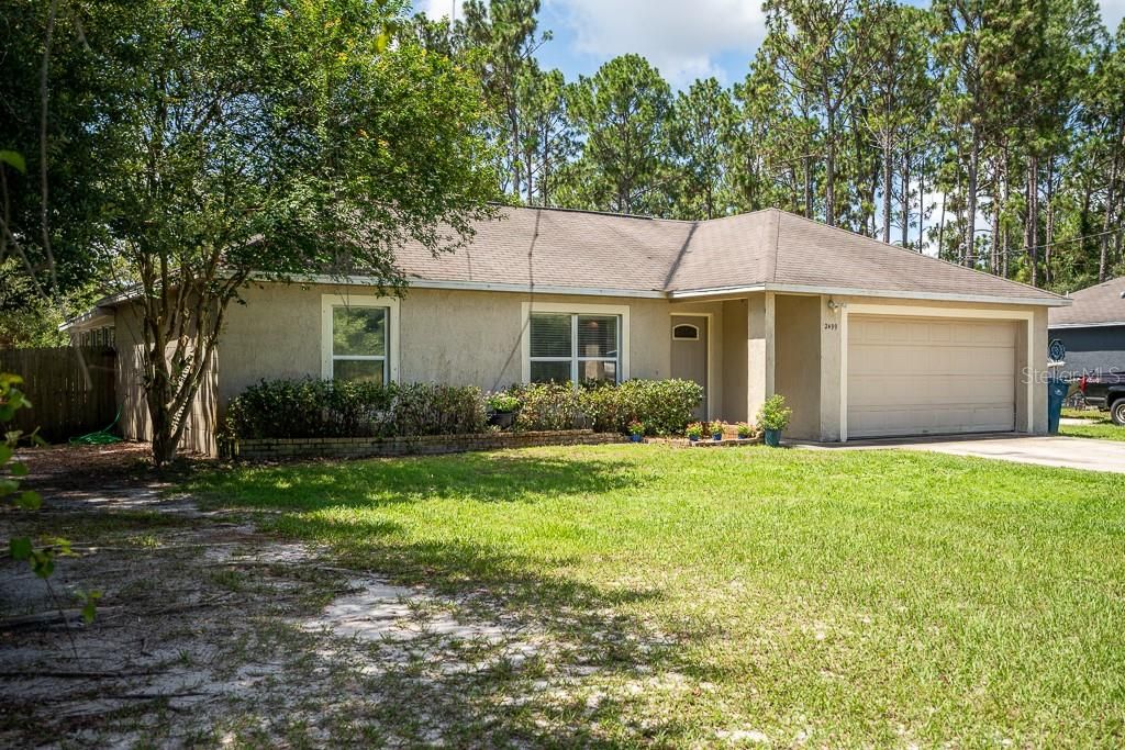 One-owner 3/2/2 Deltona home on .31 acres.